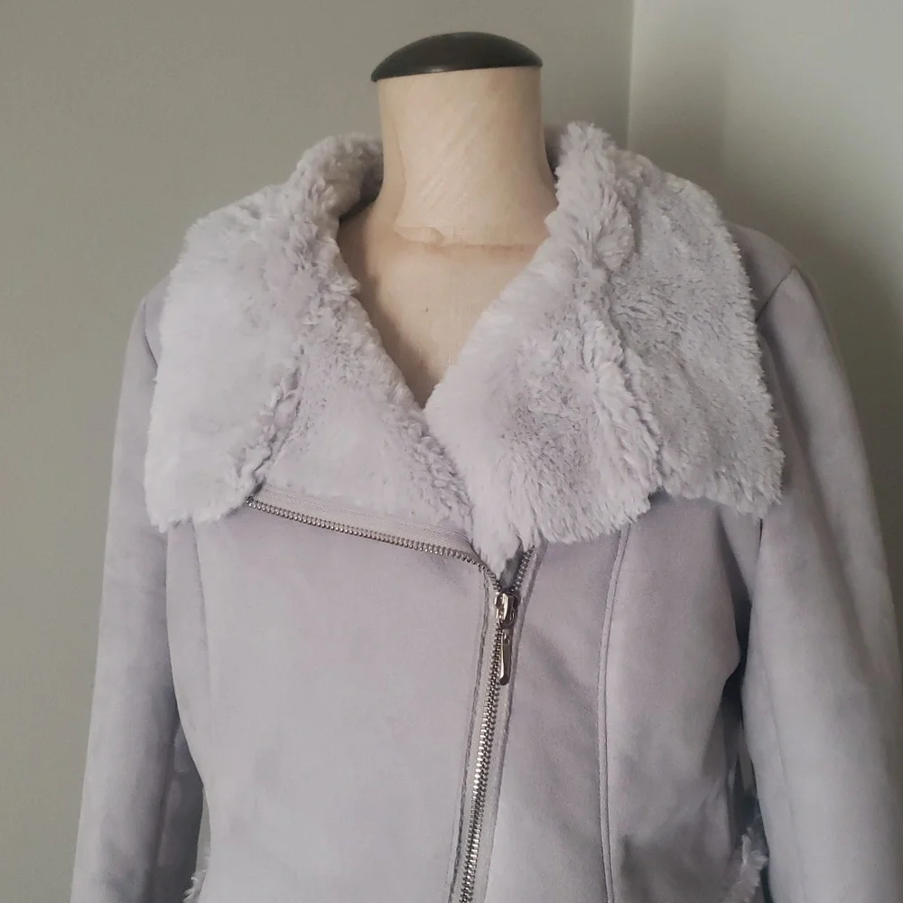 Fabulous Faux Fur - Picture 2 of 12